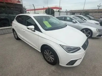 Usado Seat Ibiza Style 110 CV (80 kW) 2022 Blanco Utilitario