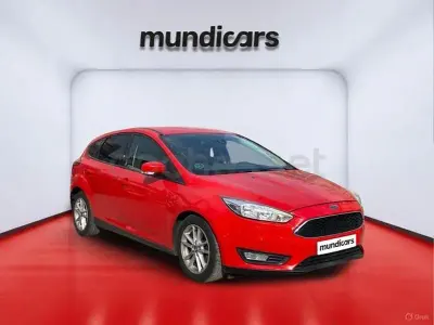 Usado Ford Focus Trend+ 125 CV (91 kW) 2015 Rojo Berlina