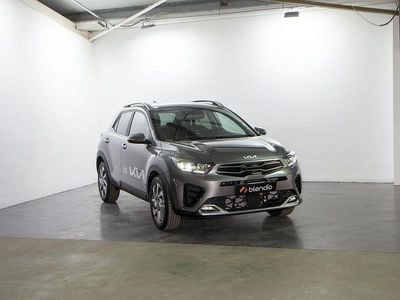 Usado Kia Stonic GT-Line 100 CV (73 kW) 2023 Gris SUV