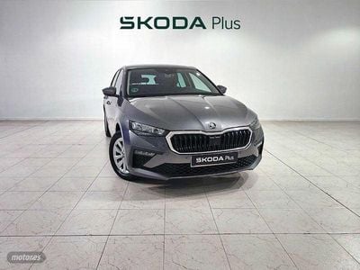 Gris / plata Usado 2025 Skoda Scala Selection Utilitario | 22.990 € (Precio justo)