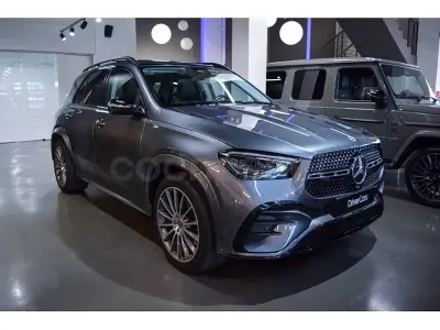 Usado Mercedes GLE300 269 CV (197 kW) 2024 Gris / plata SUV