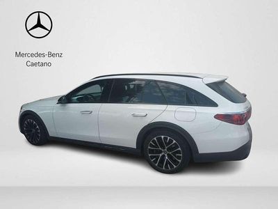 Usado Mercedes E300 313 CV (230 kW) 2024 Blanco Familiar