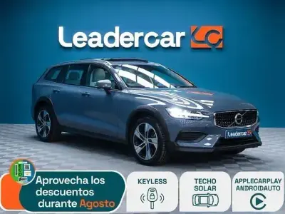 Usado Volvo V60 CC Pro 197 CV (144 kW) 2022 Gris / plata Familiar
