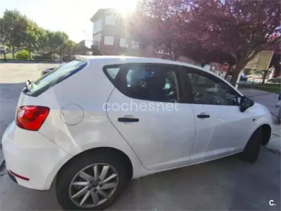 Usado Seat Ibiza Reference 90 CV (66 kW) 2016 Blanco Berlina