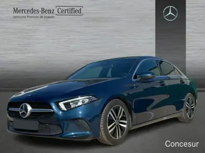 Usado Mercedes A180 136 HP (100 kW) 2022 Azul Sedan
