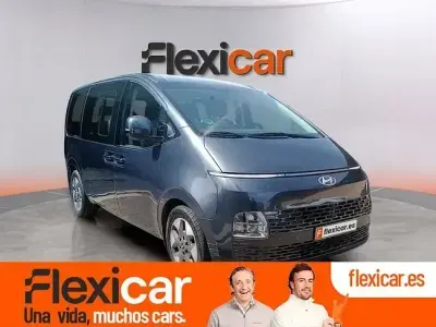 Usado Hyundai Staria 177 CV (130 kW) 2023 Negro Monovolumen