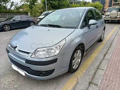 Usado Citroën C4 92 CV (67 kW) 2006 Azul Berlina