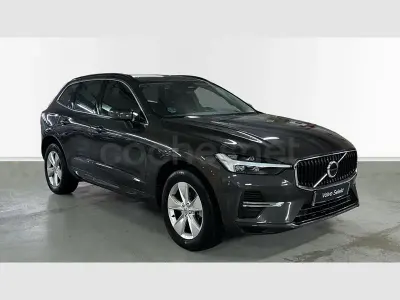 Używany Volvo XC60 Momentum 197 KM (144 kW) 2022 Szary SUV