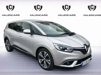 Usado Renault Grand Scénic IV Zen 140 CV (102 kW) 2019 Plateado Monovolumen