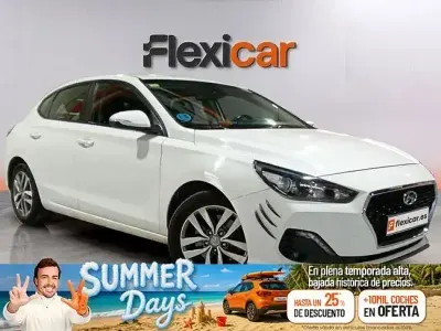 Usado Hyundai i30 120 CV (88 kW) 2018 Blanco