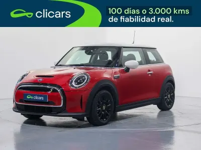 Begagnad Mini Cooper SE 135 kW (184 HK) 2022 Röd Halvkombi