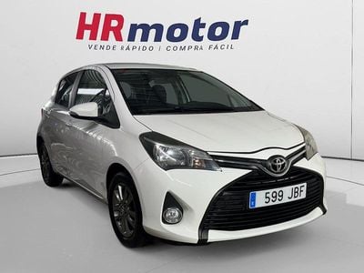 Blanco Usado 2014 Toyota Yaris Live Utilitario | 9390 € (Precio justo)