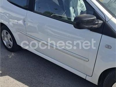 Usado Renault Twingo Dynamique 75 CV (55 kW) 2010 Blanco Utilitario