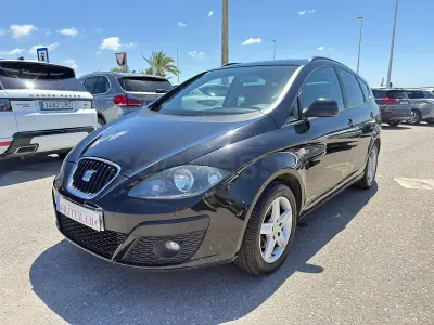 Usado Seat Altea XL Style 105 CV (77 kW) 2013 Negro Monovolumen