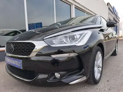 Usado Citroën DS5 120 CV (88 kW) 2016 Negro Utilitario