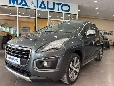 Usado Peugeot 3008 Allure 120 CV (88 kW) 2016 Gris / plata SUV