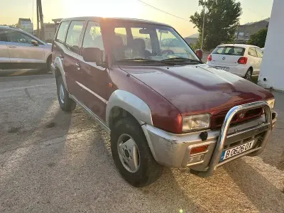 Usado Nissan Terrano 100 CV (73 kW) 1994 Granate SUV