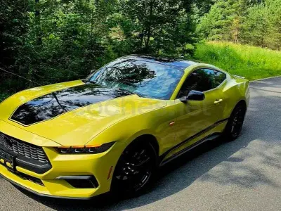 Usado Ford Mustang Fastback 291 CV (214 kW) 2025 Amarillo Coupe