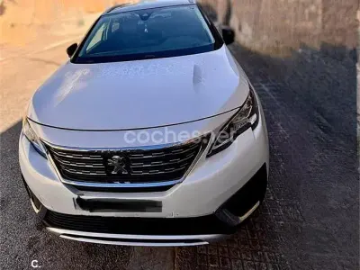 Usado Peugeot 5008 Allure 130 CV (95 kW) 2018 Blanco SUV