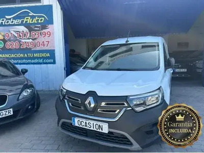Usado Renault Kangoo 44 kW (60 CV) 2022 Blanco Monovolumen