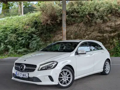 Käytetty Mercedes A200 Urban 136 HP (100 kW) 2016 Valkoinen Sedan