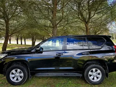 Begagnad Toyota Land Cruiser 204 HK (150 kW) 2022 Svart SUV