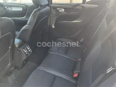 Begagnad Volvo XC40 Momentum 190 HK (139 kW) 2018 Grå SUV
