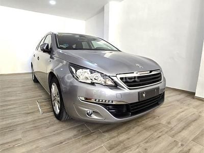 Usado Peugeot 308 SW Active 130 CV (95 kW) 2017 Gris / plata Familiar