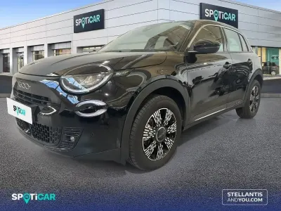 Usado Fiat 600 145 CV (106 kW) 2025 Negro SUV