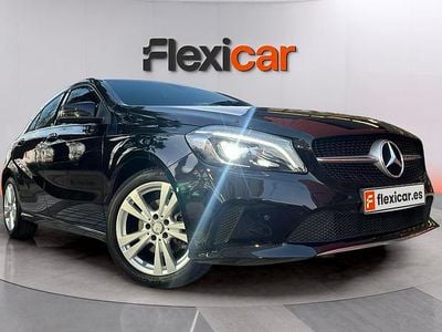 Usado Mercedes A180 Urban 122 CV (89 kW) 2017 Negro Berlina