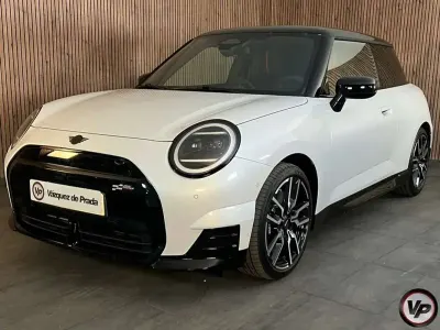 Usado Mini Cooper SE Essential 160 kW (218 CV) 2024 Blanco Utilitario