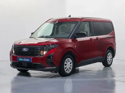 Käytetty Ford Tourneo Courier Trend 125 HP (91 kW) 2024 Punainen Tila-auto