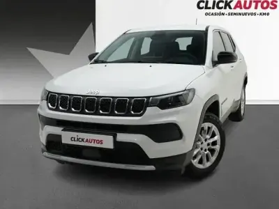 Usado Jeep Compass Altitude 130 CV (95 kW) 2025 Gris SUV