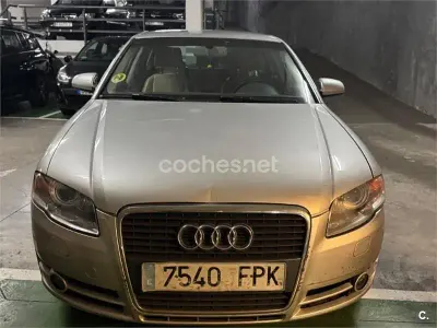Usado Audi A4 140 CV (102 kW) 2007 Gris / plata Berlina