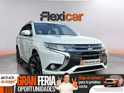 Usado Mitsubishi Outlander P-HEV 203 CV (149 kW) 2017 Blanco