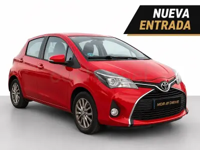 Usado Toyota Yaris 99 CV (72 kW) 2017 Rojo Berlina