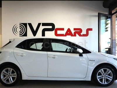 Usado Toyota Corolla Active 122 CV (89 kW) 2021 Gris / plata Berlina