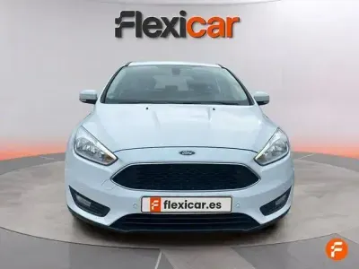 Usado Ford Focus Trend+ 125 CV (91 kW) 2017 Blanco Berlina