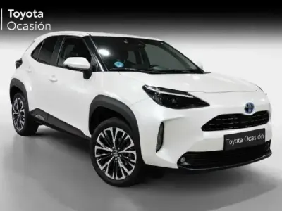 Usado Toyota Yaris Hybrid Style 116 CV (85 kW) 2022 Blanco