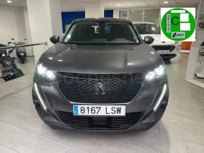 Usado Peugeot 2008 Active 110 CV (80 kW) 2021 Gris / plata SUV