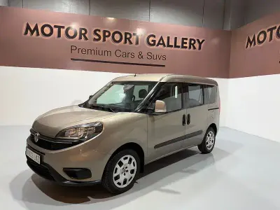 Usado Fiat Doblò Easy 120 CV (88 kW) 2019 Beige Monovolumen