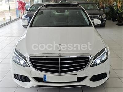 Usado Mercedes C220 AMG line 170 CV (125 kW) 2014 Blanco Berlina