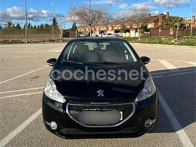 Usado Peugeot 208 Active 82 CV (60 kW) 2012 Negro Utilitario