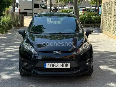Usado Ford Fiesta Titanium 96 CV (70 kW) 2012 Negro Berlina