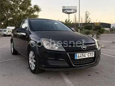 Usado Opel Astra Cosmo 100 CV (73 kW) 2004 Negro Berlina