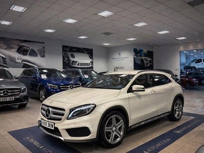 Usado Mercedes GLA220 AMG line 170 CV (125 kW) 2015 Blanco SUV