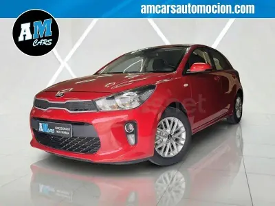 Usado Kia Rio 84 CV (61 kW) 2020 Granate Berlina