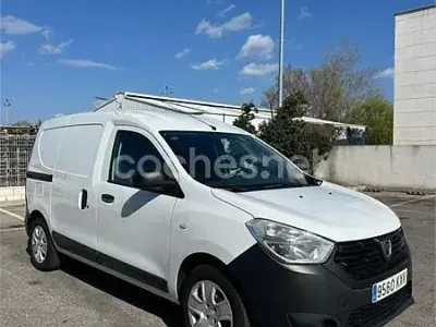 Usado Dacia Dokker Essentiel 102 CV (75 kW) 2019 Blanco Monovolumen