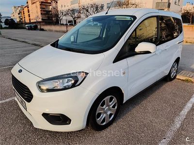 Usado Ford Tourneo Courier Trend 100 CV (73 kW) 2018 Blanco Monovolumen