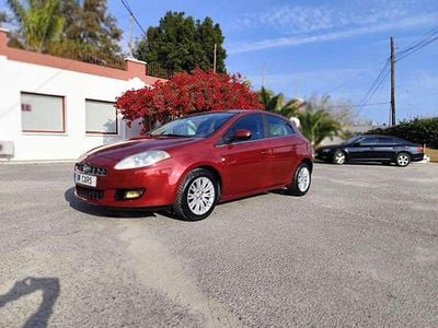 Usado Fiat Bravo Dynamic 105 CV (77 kW) 2008 Rojo Utilitario